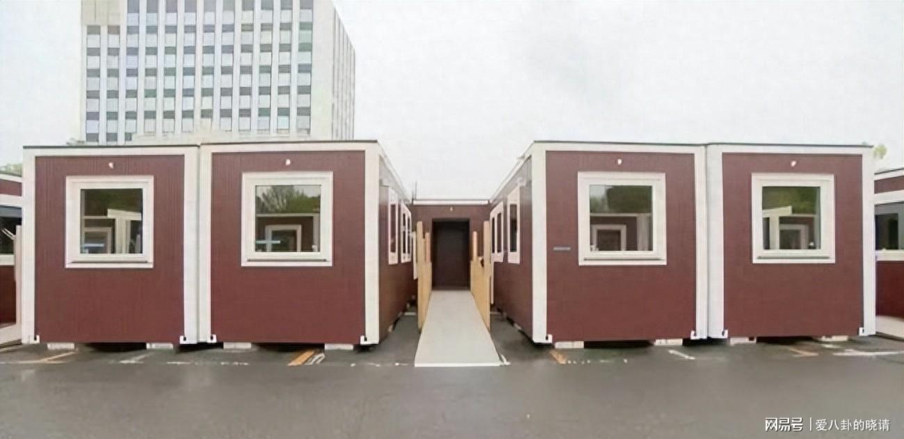 看傻了！日本亚运会2400名运动员住集装箱，当初画的饼全碎了？